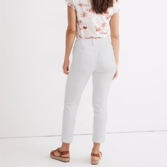 Madewell Stovepipe Jeans in Pure White: Button-Front Edition - Picture 2 of 12